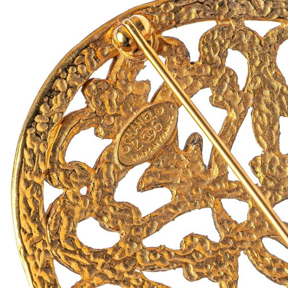 CHANEL Gold Brooch - Picture 3 of 3